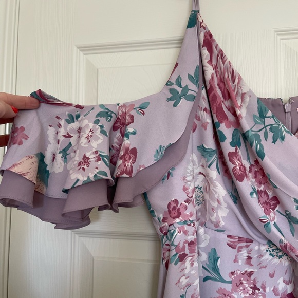 Off the shoulder Floral Dress - Picture 2 of 2